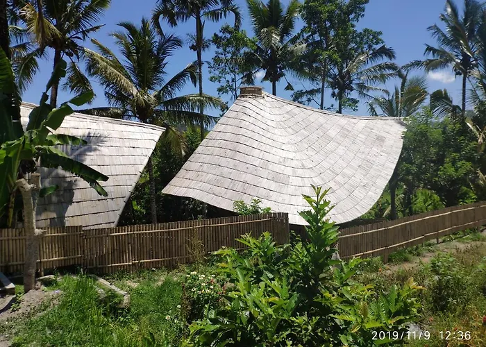 Jero Tumbuk Bamboo House Bed & Breakfast Selat