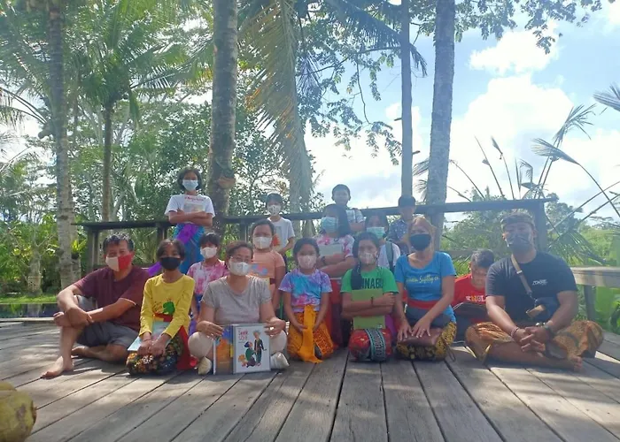 Jero Tumbuk Bamboo House Bed & Breakfast Selat